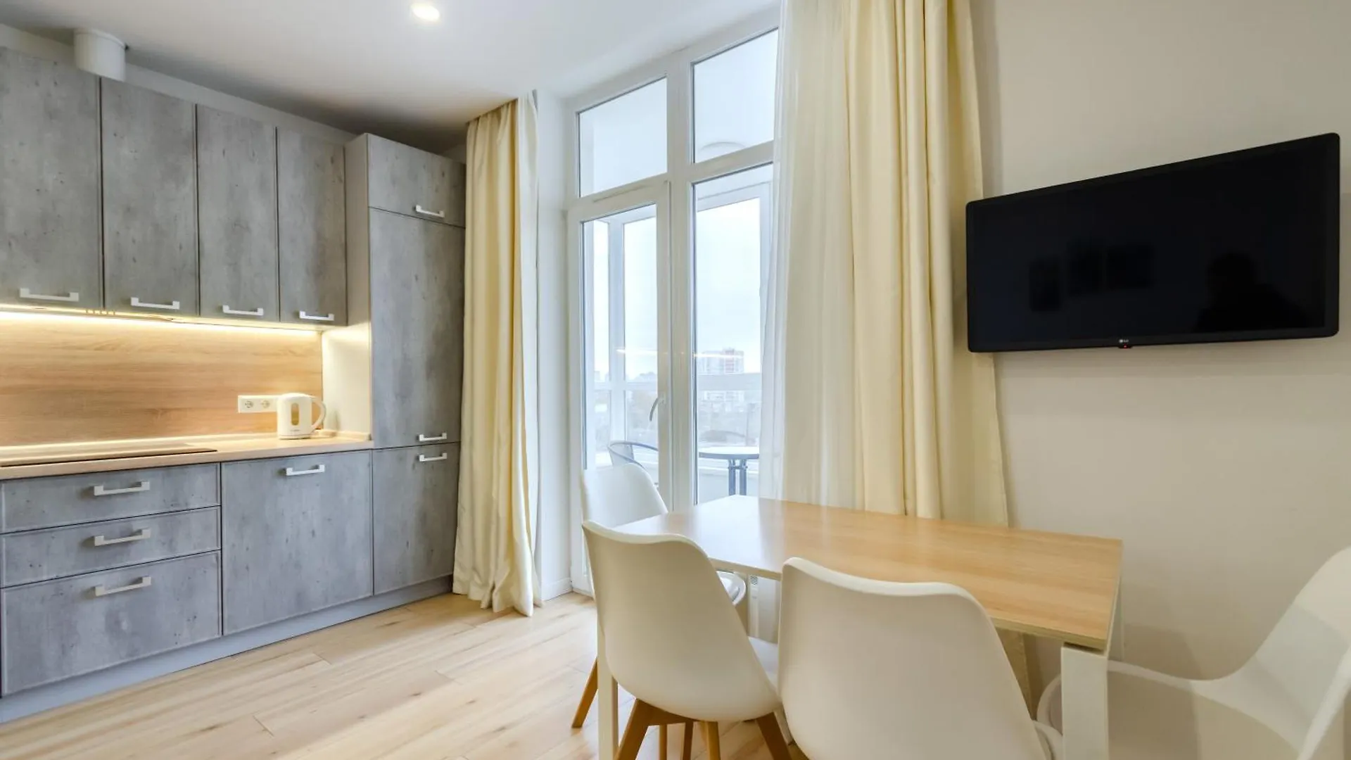 Petrovdom Apartments 78-170 In Rc Nivki Park, 67А Beresteiskyi Avenue Kiev Oekraïne