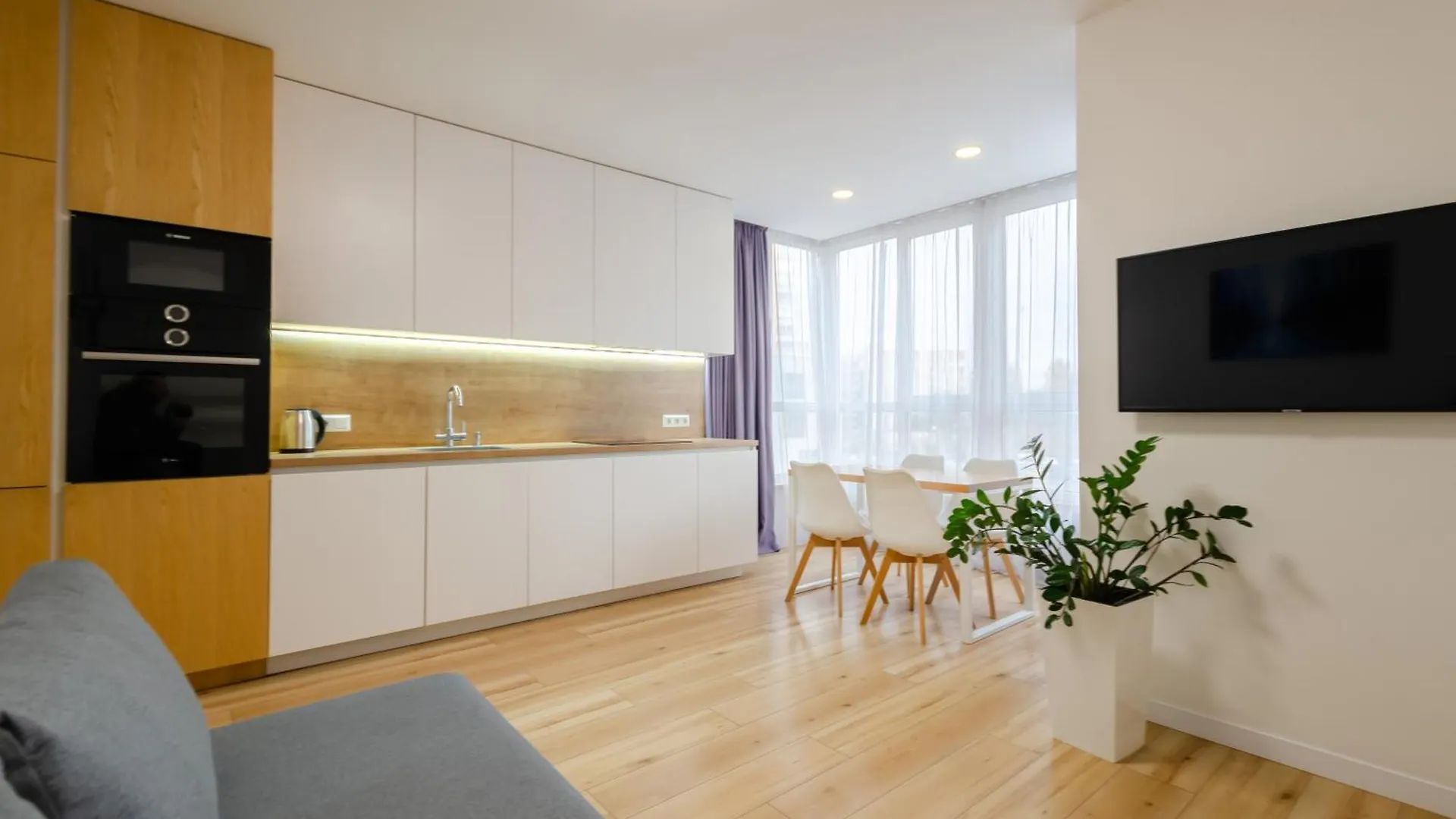 Petrovdom Apartments 78-170 In Rc Nivki Park, 67А Beresteiskyi Avenue Киев
