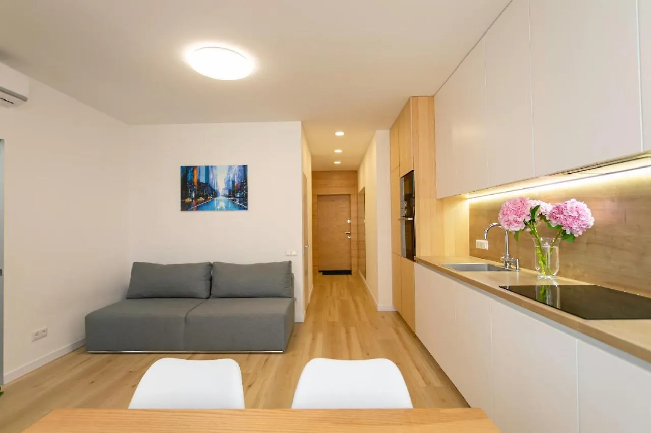 Petrovdom Apartments 78-170 In Rc Nivki Park, 67А Beresteiskyi Avenue Киев